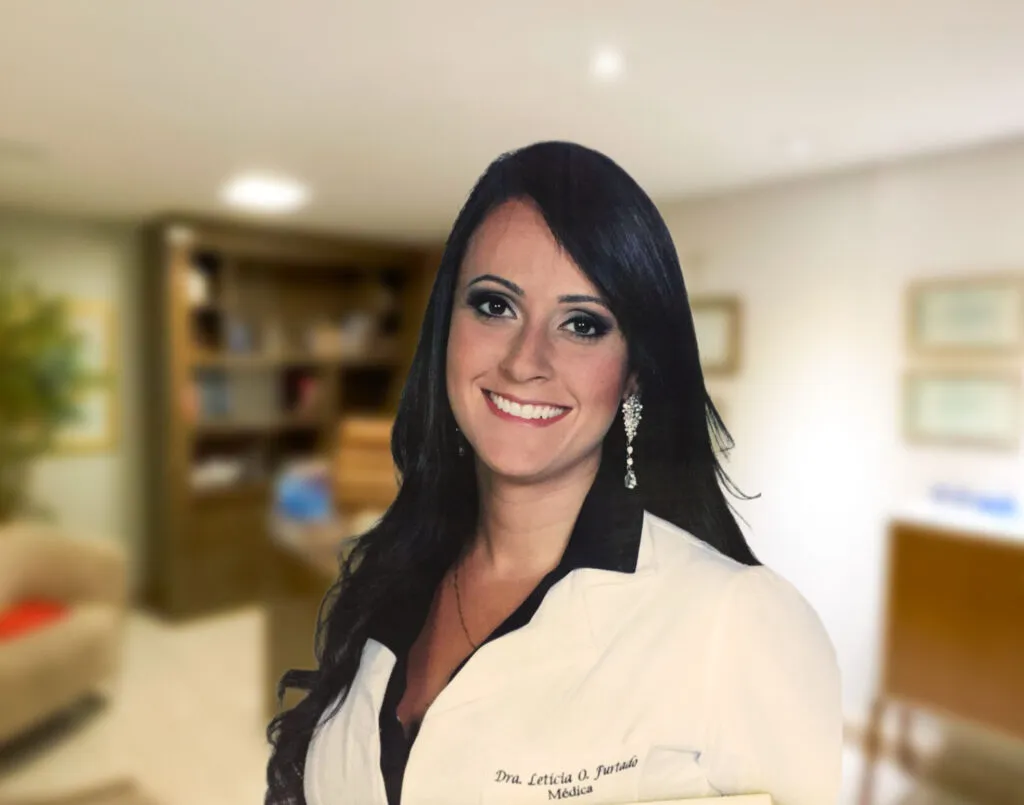 Dra. Leticia de Oliveira Furtado, oftalmologista da Clínica Vision